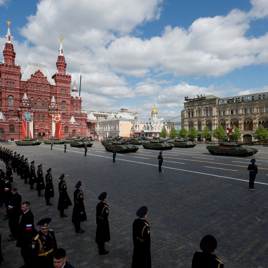 Putin Puts On Show of Defiance as Cease-fire Talks Drag On