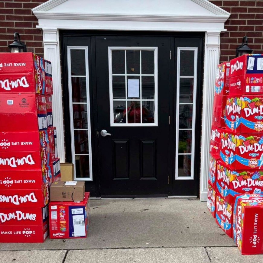 Boy Accidentally Orders 70,000 Lollipops on Amazon. Panic Ensues.